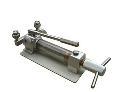 供应铝合金材质超轻便手动液压源，外带专用便携手动液压源60Mpa