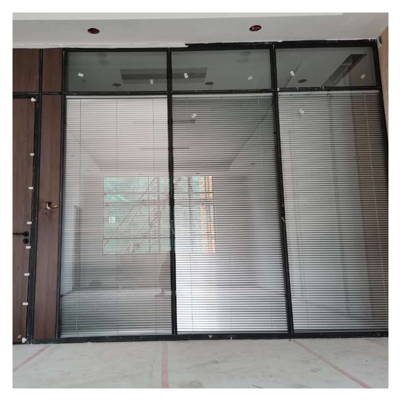 桂林办公玻璃隔断 磨砂玻璃隔断厂家价 包设计安装