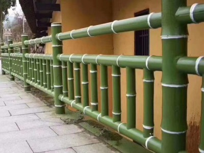 阳台木护栏工程安装 广西仿木栏杆批发 栏杆生产厂家 包安装