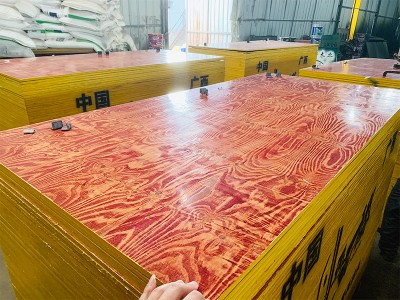 博鑫木业-优质建筑模板-高光亮面-硬度够-板厚