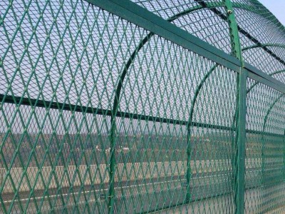南宁防护网批发价格  绿色防护网  运动场地围栏 防护网厂家