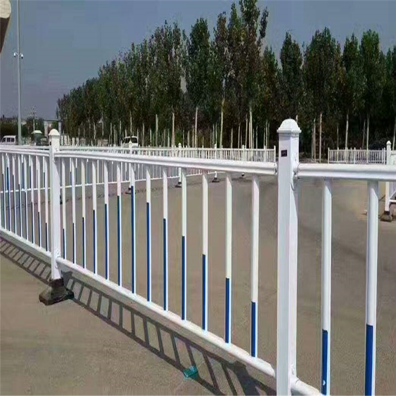 广西交通护栏 南宁道路护栏厂家 护栏板定制 防撞护栏定制