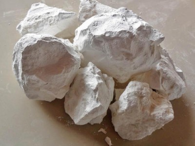 广西钙业厂家 环保专用熟石灰广州氢氧化钙批发