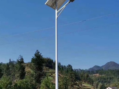 广西太阳能球场灯厂家 2021款太阳能球场灯批发价格 使用寿命长