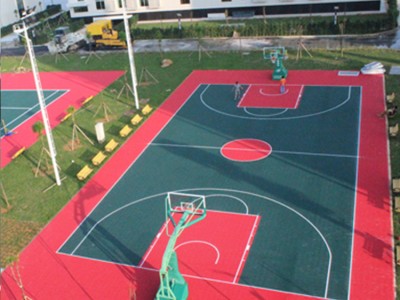 广西塑胶篮球场 硅PU篮球场厂家 尚体体育定制篮球场建造 韧性防滑