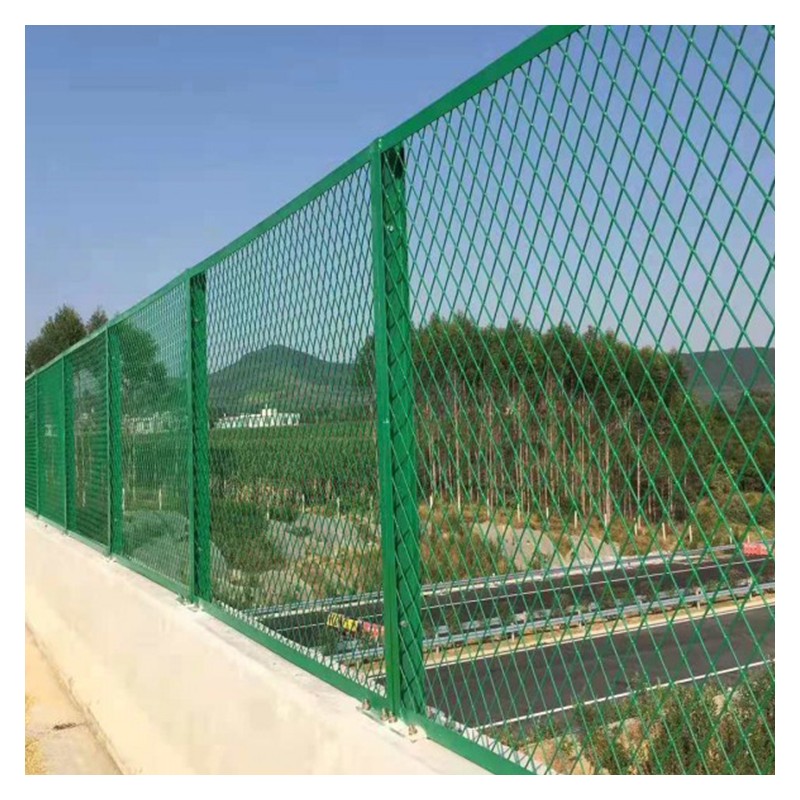 南宁防护网 高速公路护栏网 交通护栏 高速公路护栏板 高速路护栏 公路隔离栅厂家