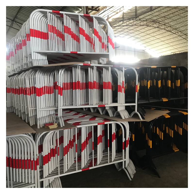 梧州铁马护栏批发厂家 物业不锈钢铁马护栏定制加板 32管