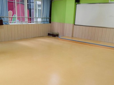 柳州PVC地胶厂家 幼儿园学校办公室地胶 pvc复合地板价格