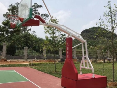 桂林移动式篮球架生产厂家 批发国标篮球架价格 产品生产安装一体化