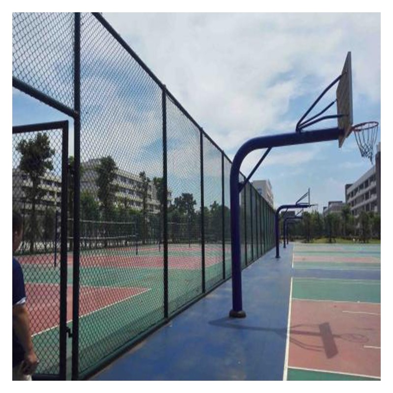 南宁体育场围网 学校操场篮球场围栏网 体育场包塑隔离防护网