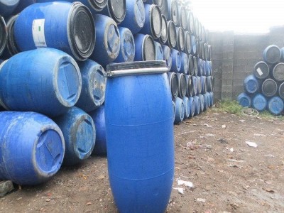 废旧二手塑料桶 铁桶回收 高价上门回收