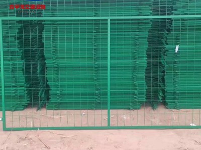 广西高速公路框架护栏网 户外安全隔离围栏 河道圈地防护边框护栏