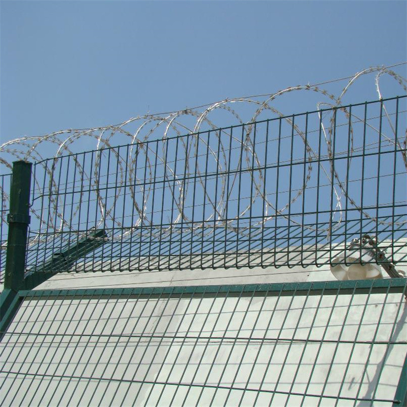 广西监狱围网 铁丝框架钢网墙隔离栅 警戒带巡逻通道防爬防暴护栏