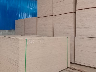 贵港包装板厂家 批发杉木多层板包装板 家具板纤维板