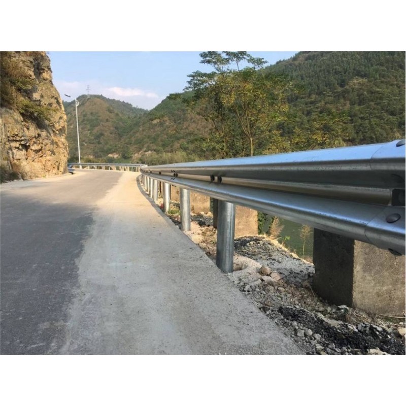 广西高速公路波形护栏 喷塑桥梁栏 道路防撞栏杆抗压耐腐蚀