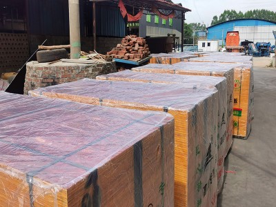 广西生产建筑模板企业 广西武鸣县模板厂 建筑红板 黑豹木业