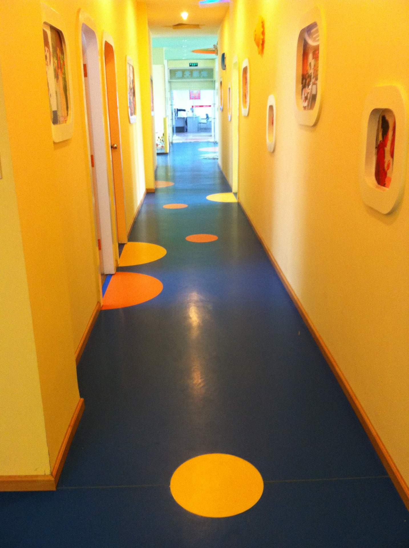幼儿园专用PVC地板2.jpg